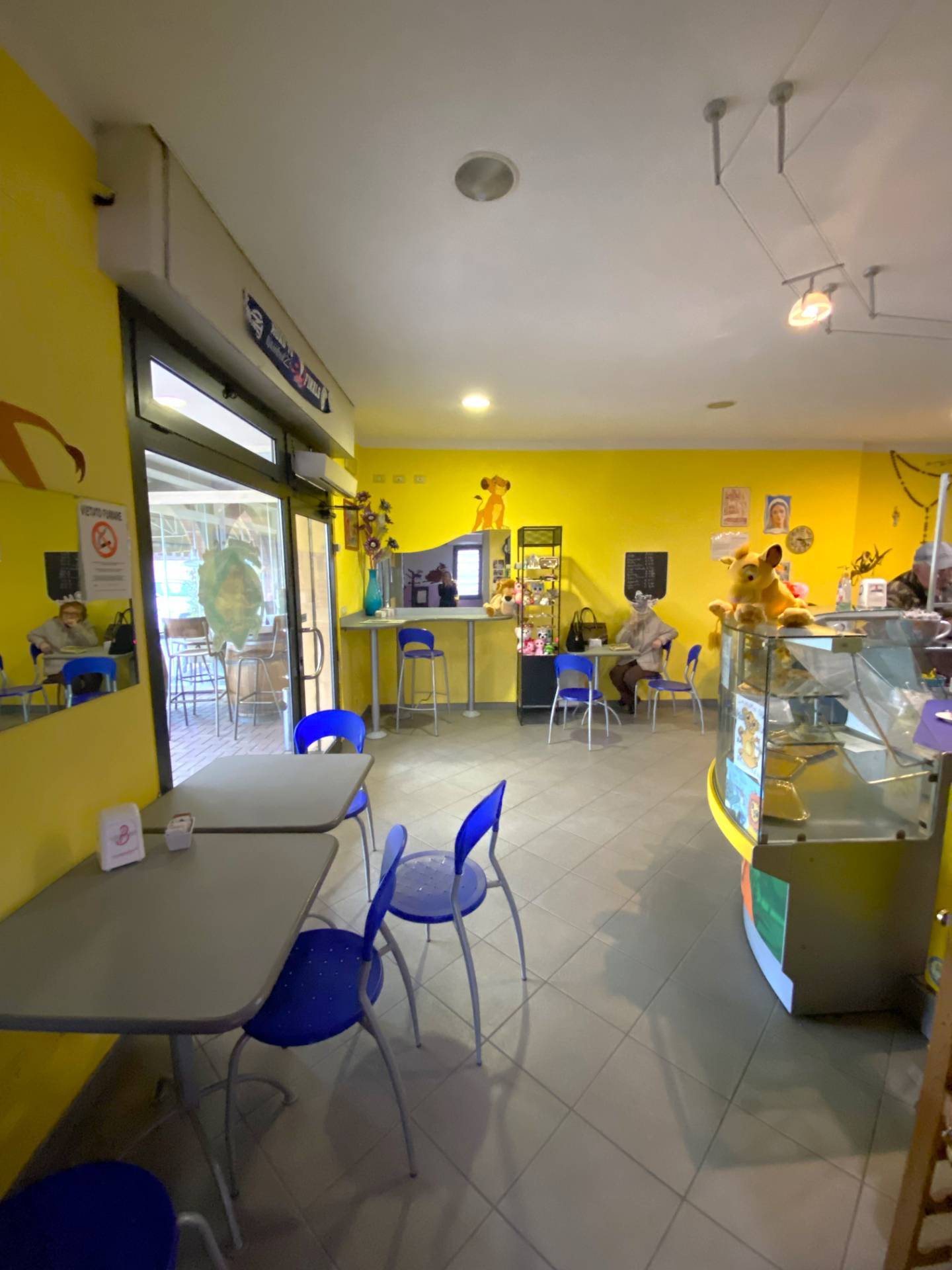 Locale commerciale in vendita a Ferrara, San Martino