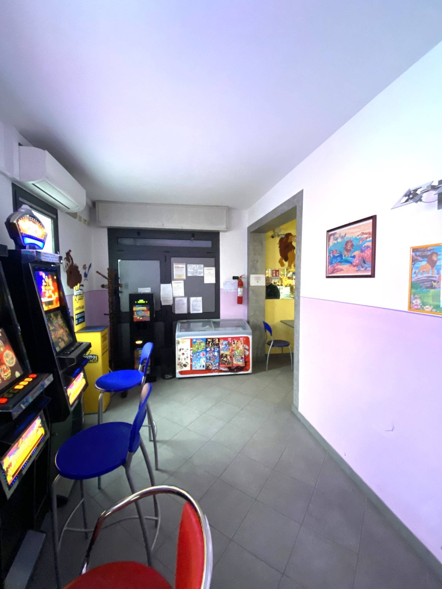 Locale commerciale in vendita a Ferrara, San Martino