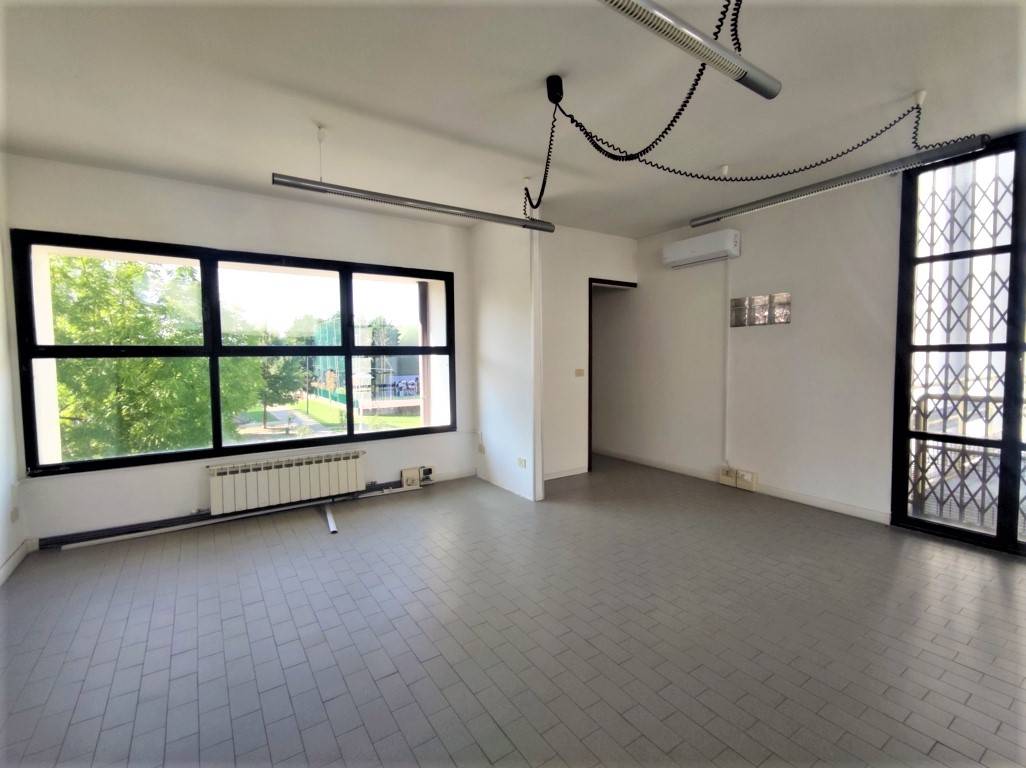 Studio/Ufficio in vendita a Ferrara, Via Bologna