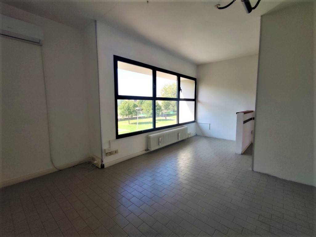 Studio/Ufficio in vendita a Ferrara, Via Bologna