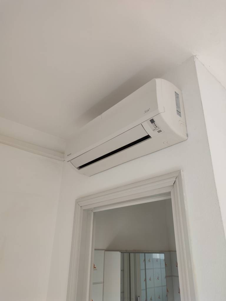 Locale commerciale in vendita a Ferrara, Via Bologna