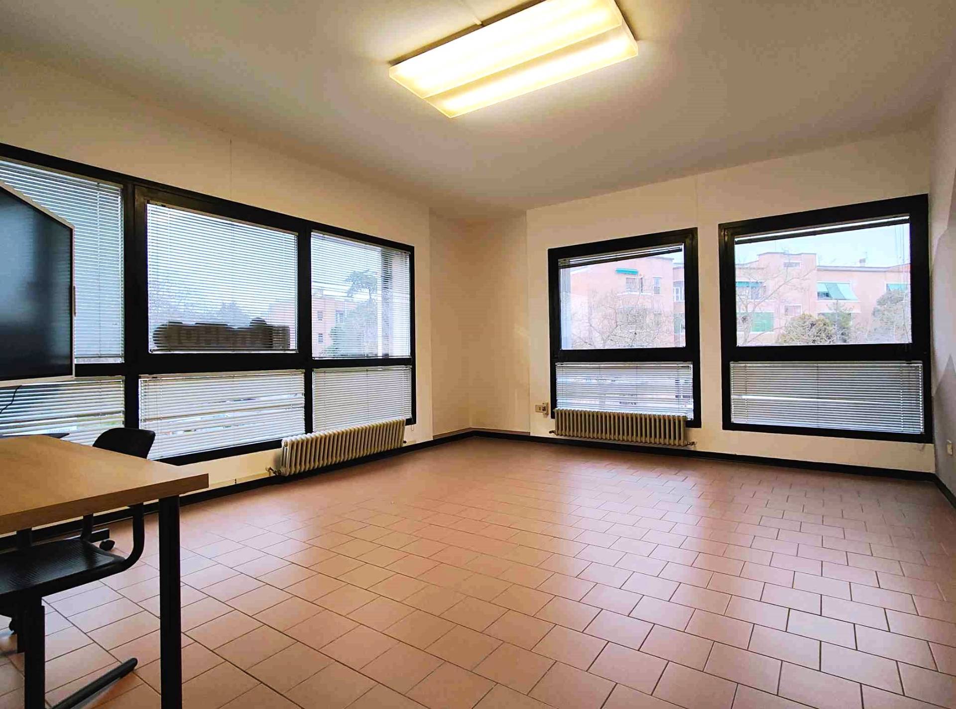 Studio/Ufficio in vendita a Ferrara, Via Bologna