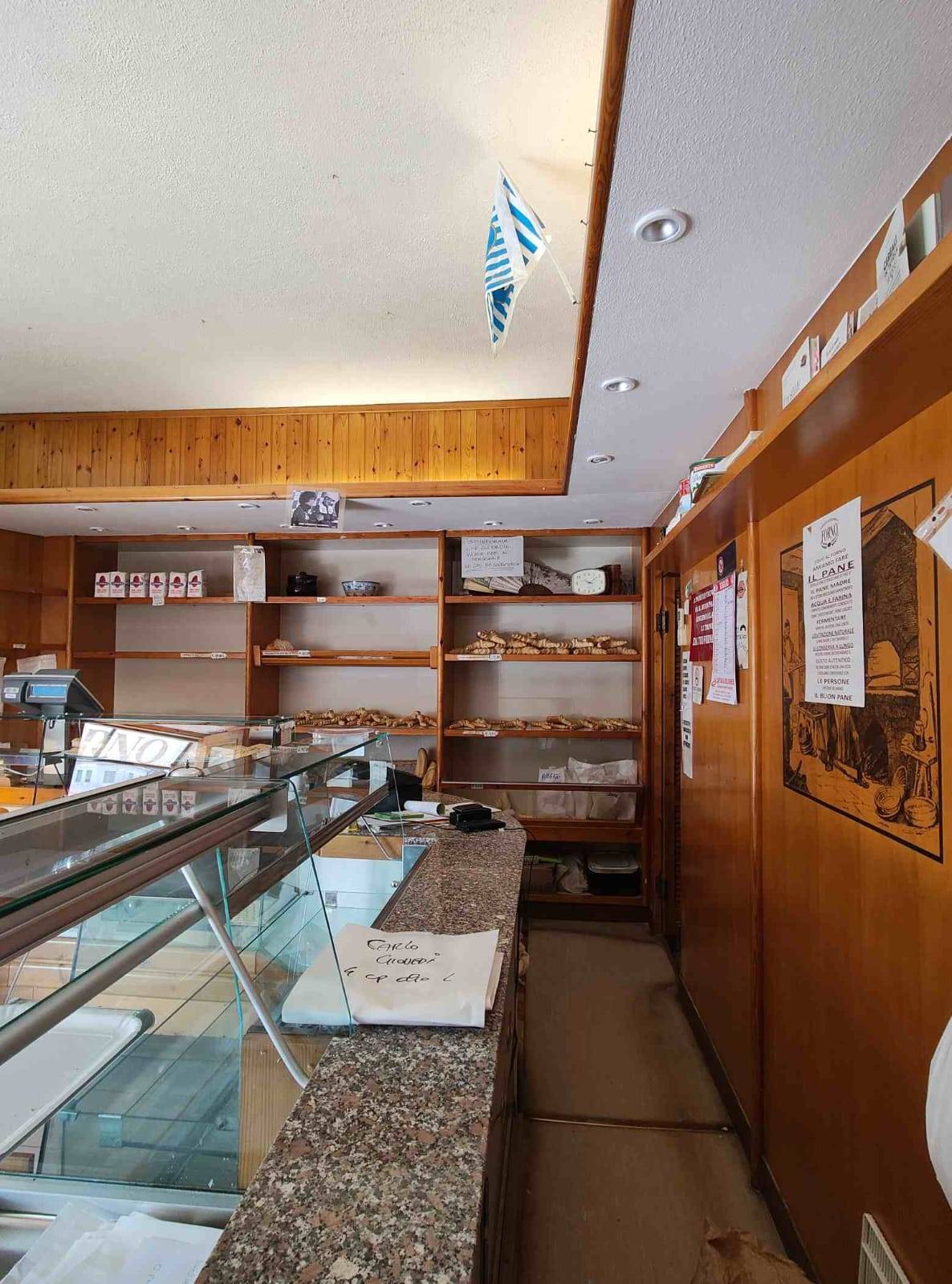 Locale commerciale in vendita a Ferrara, San Martino