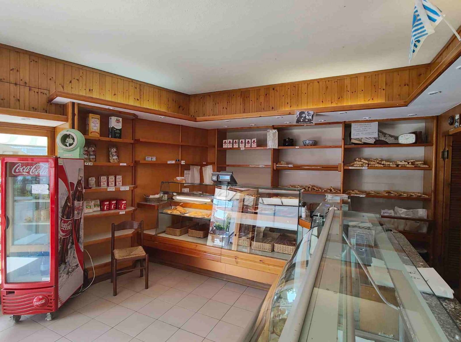 Locale commerciale in vendita a Ferrara, San Martino