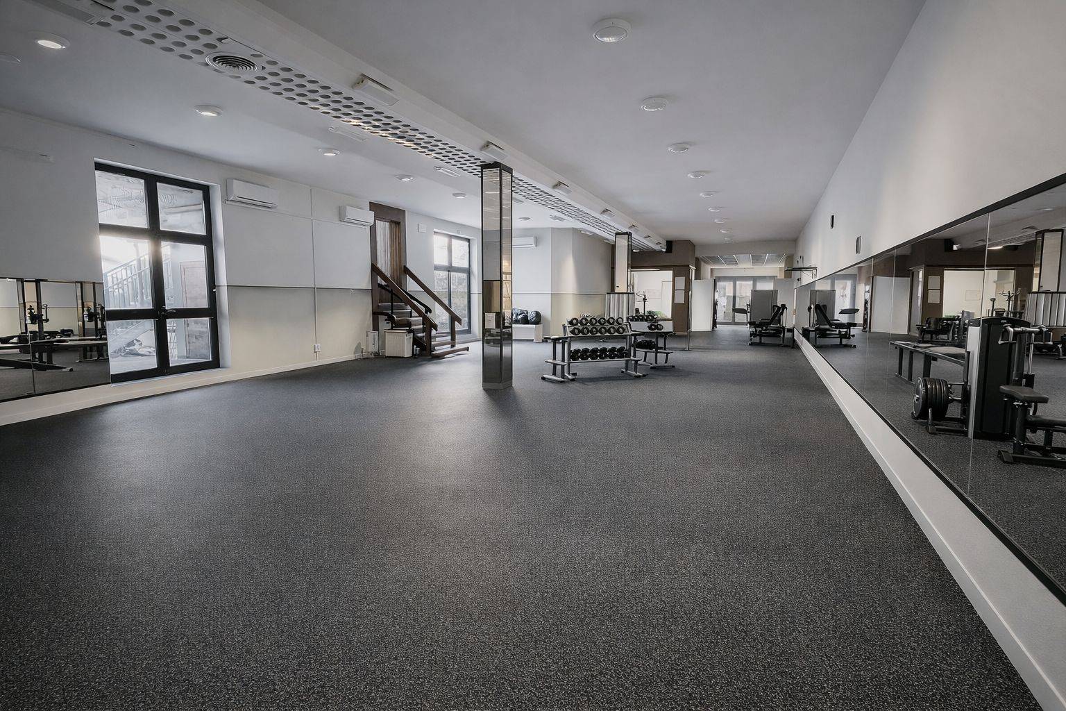 Locale commerciale in vendita a Ferrara, Pontelagoscuro