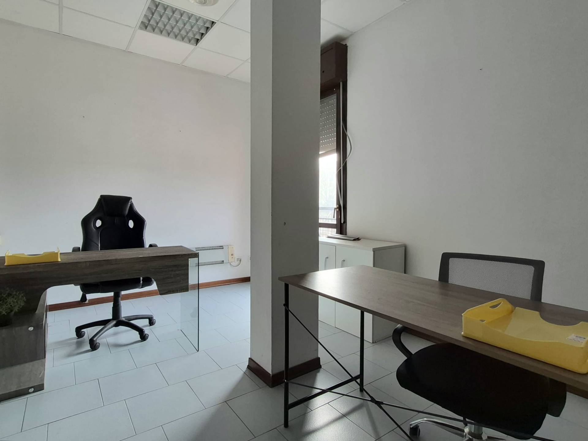 Locale commerciale in vendita a Ferrara, Via Bologna