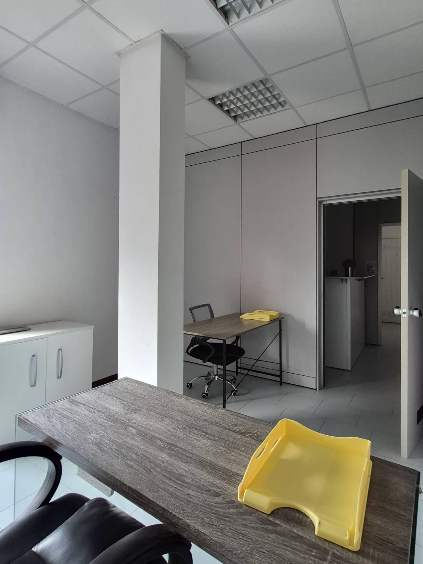 Locale commerciale in vendita a Ferrara, Via Bologna