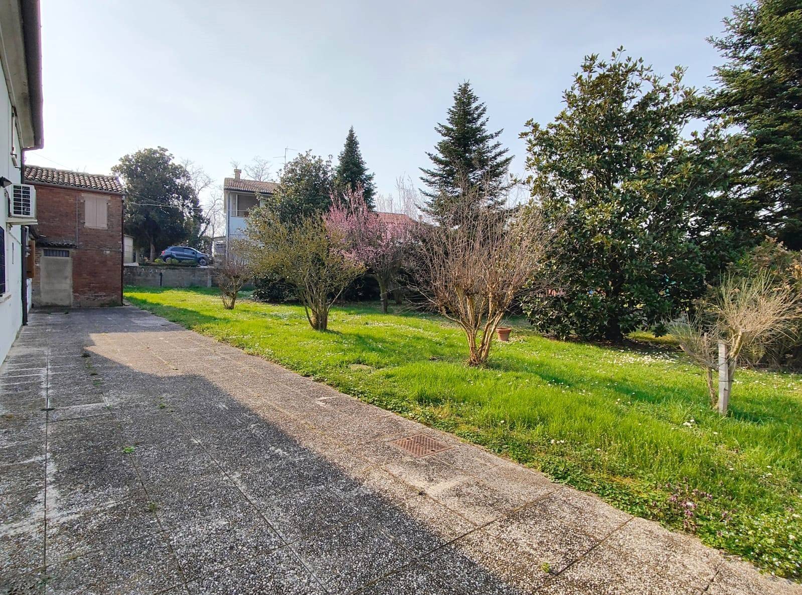 Casa indipendente in vendita a Ferrara, San Martino