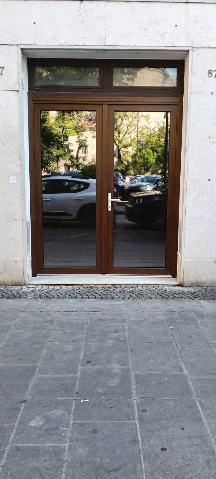 Locale commerciale in affitto a Ferrara, Centro storico