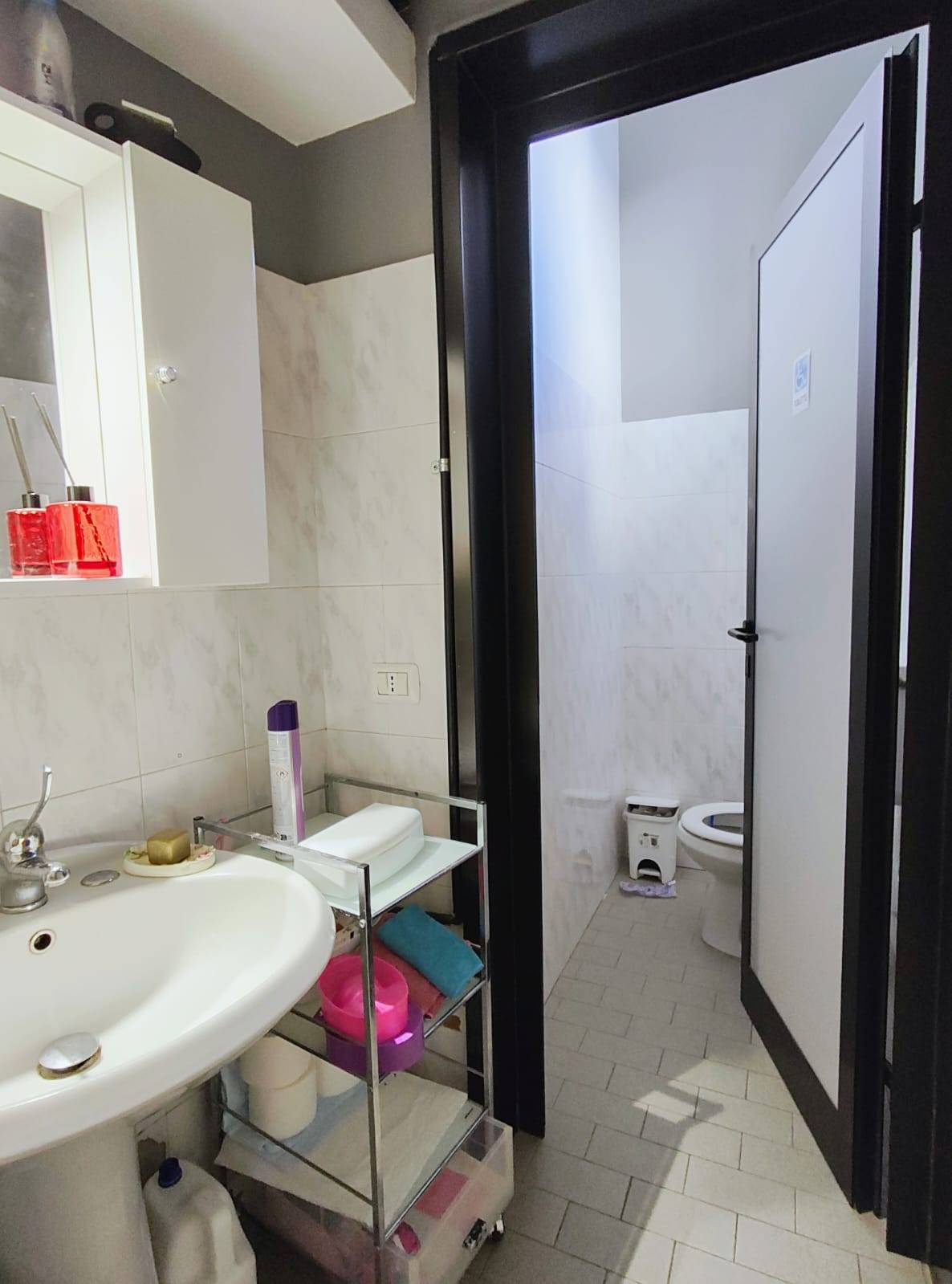 Locale commerciale in vendita a Ferrara, Via Bologna