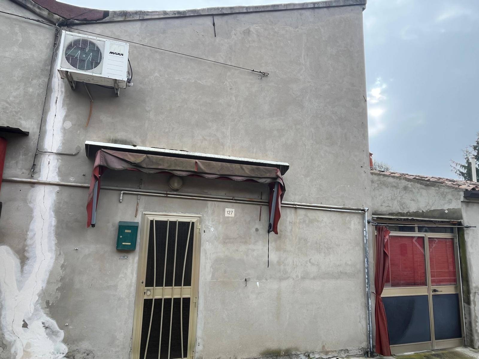 appartamento indipendente in vendita a Ferrara, Via Modena