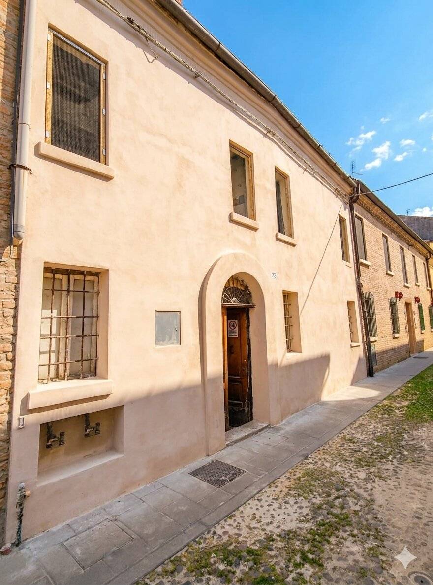 Casa indipendente in vendita a Ferrara, Centro storico