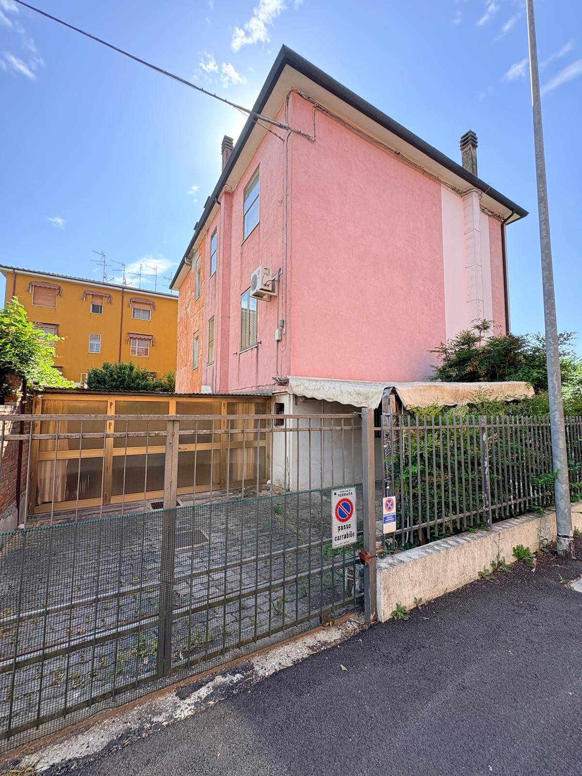 villa bifamiliare in vendita a Ferrara, Porotto-Cassana