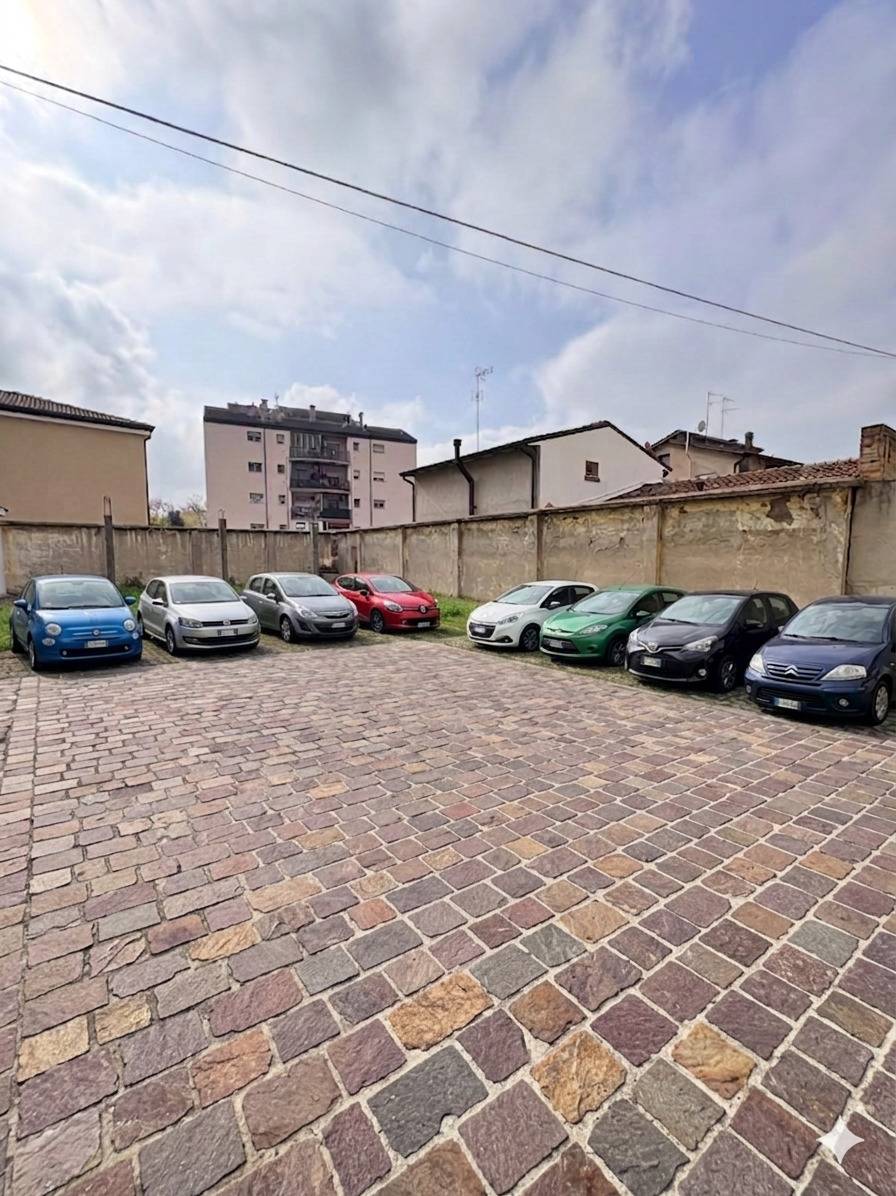 Posto auto scoperto in vendita a Ferrara, Via Comacchio