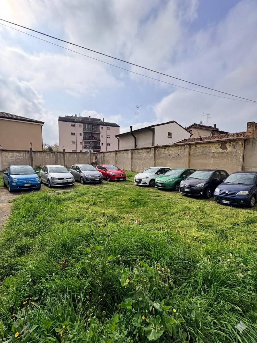 Posto auto scoperto in vendita a Ferrara, Via Comacchio