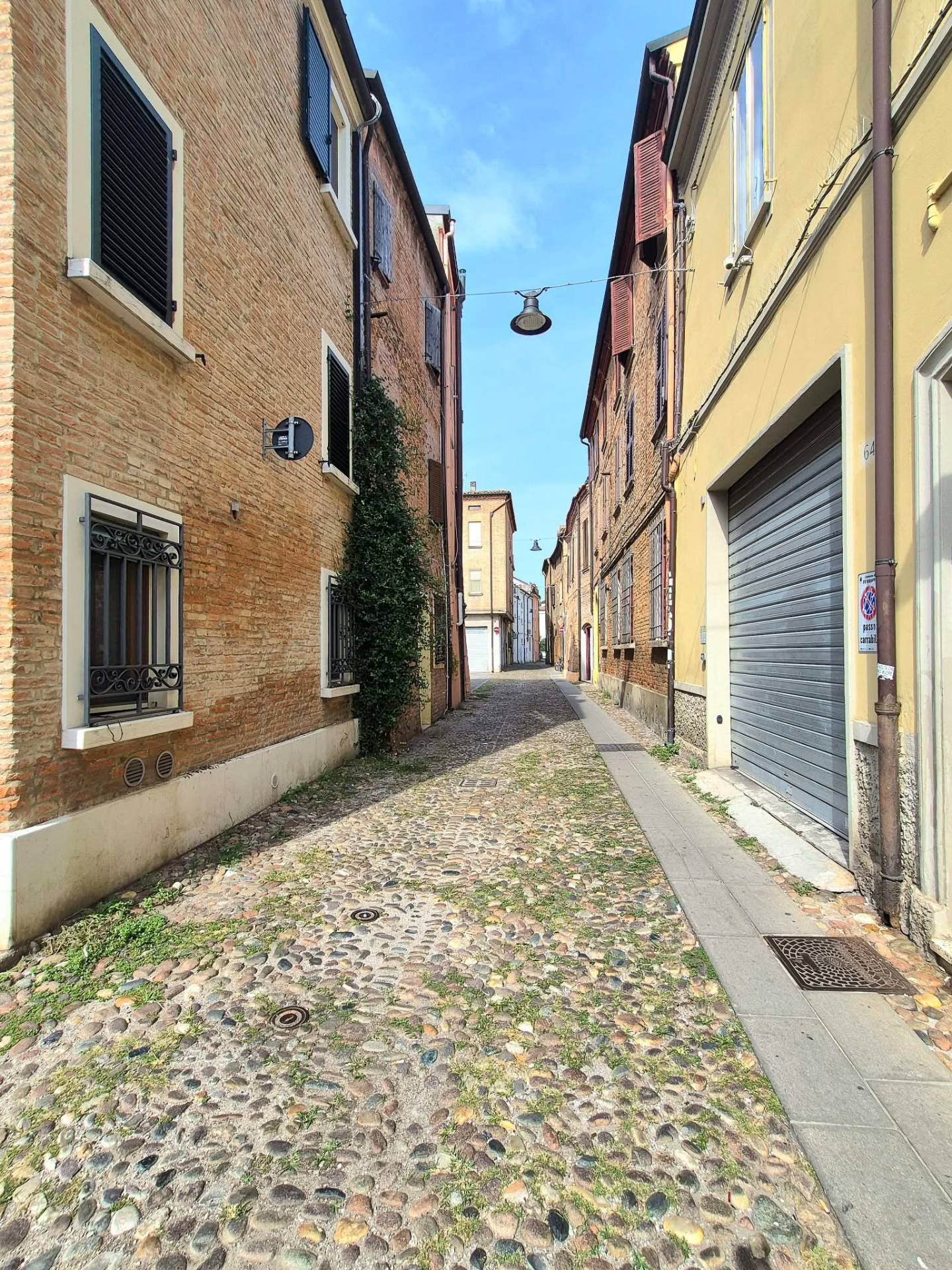appartamento indipendente in vendita a Ferrara, Centro storico