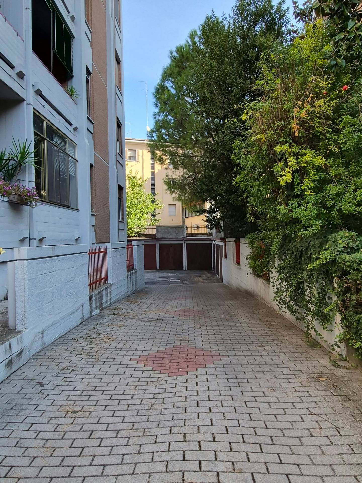 Box o garage in affitto a Ferrara, Via Bologna