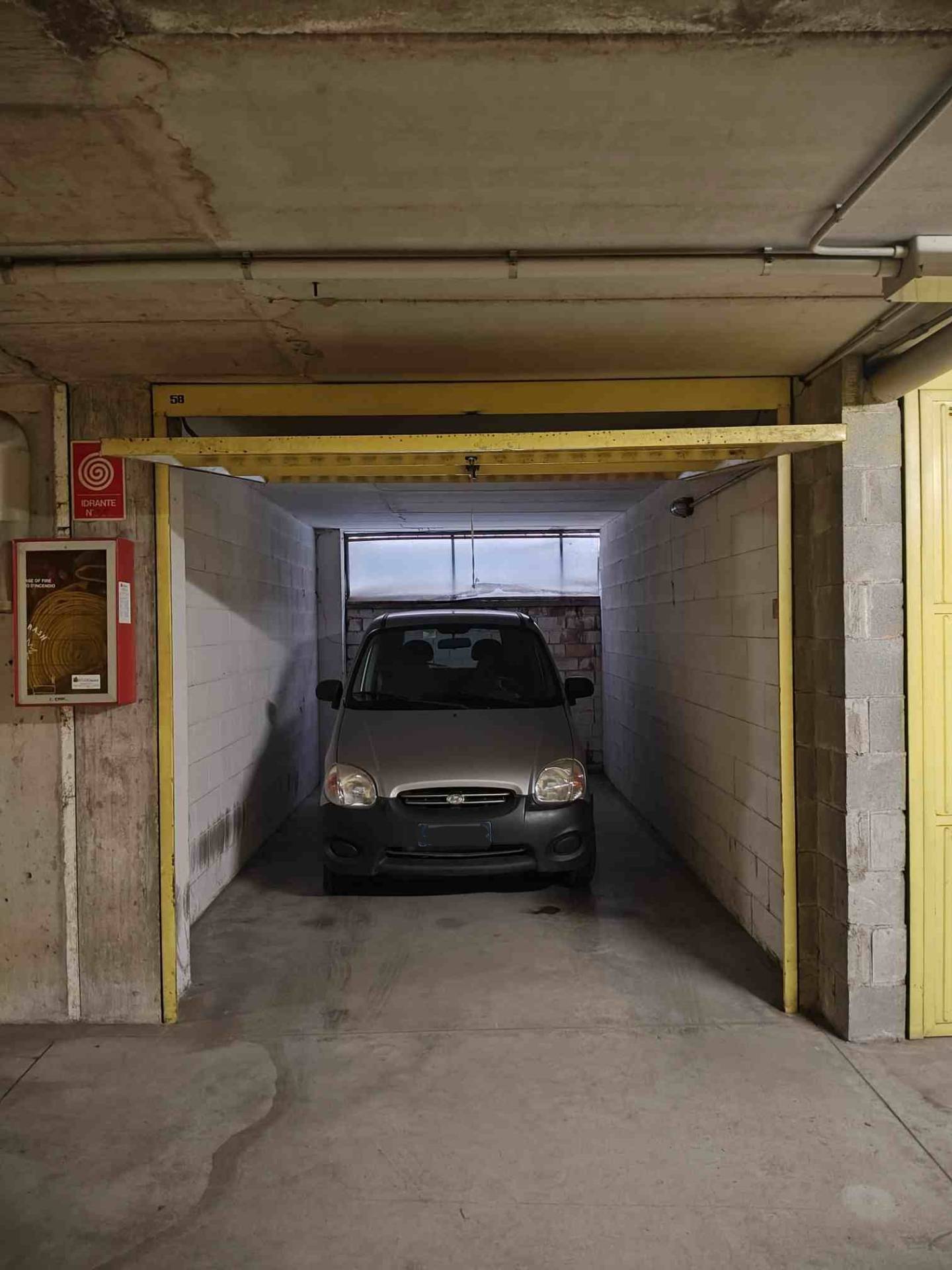 Box o garage in affitto a Ferrara, Centro storico