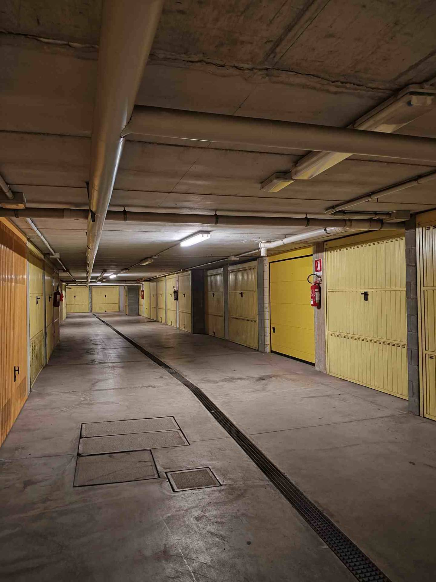 Box o garage in affitto a Ferrara, Centro storico