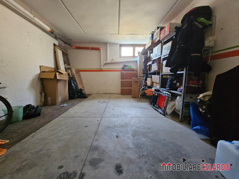 Box/Garage 21mq in vendita a Colle di Val d'Elsa