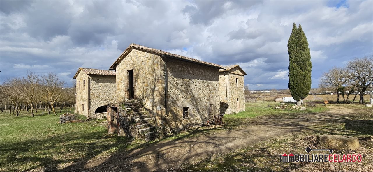 Rustico in vendita a Casole d'Elsa