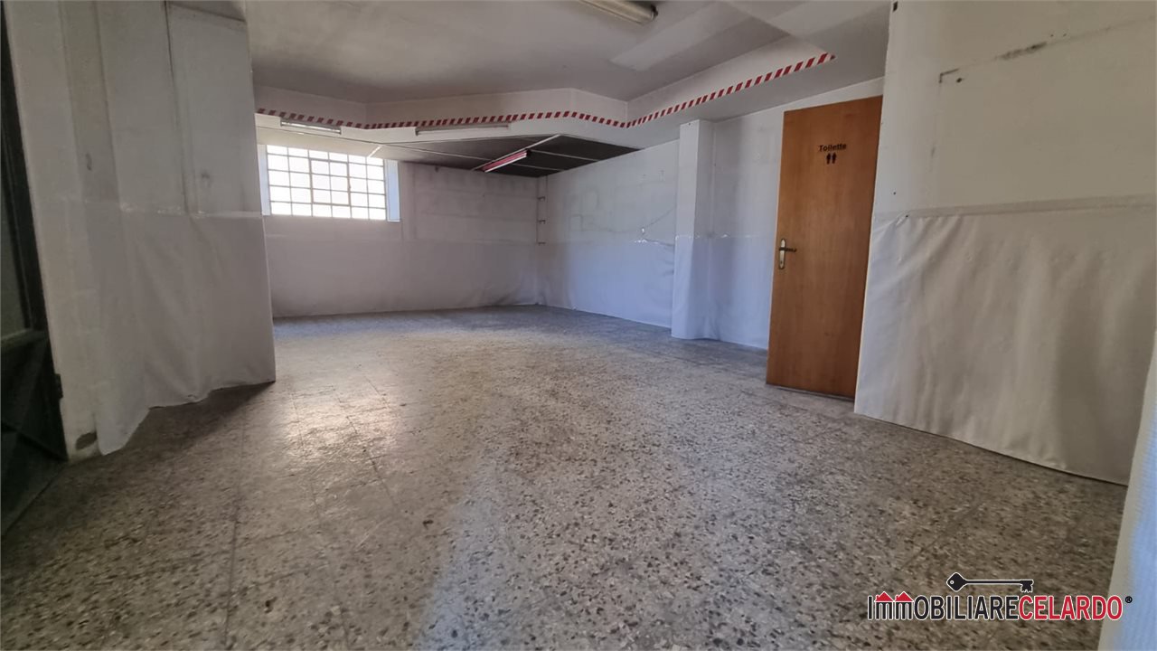 Magazzino in vendita, Colle di Val d'Elsa gracciano