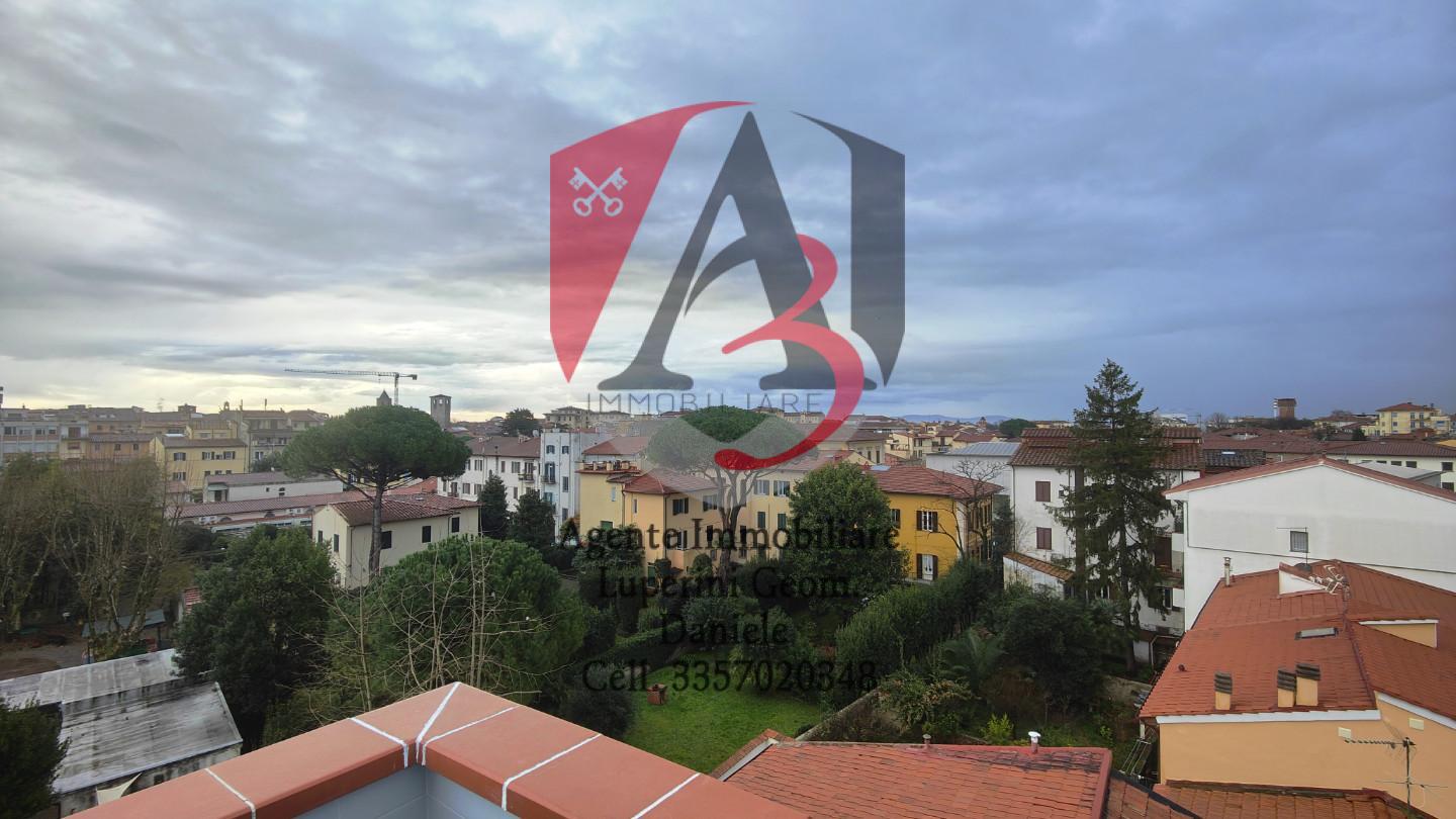 Attico con terrazzo, Pisa santa maria
