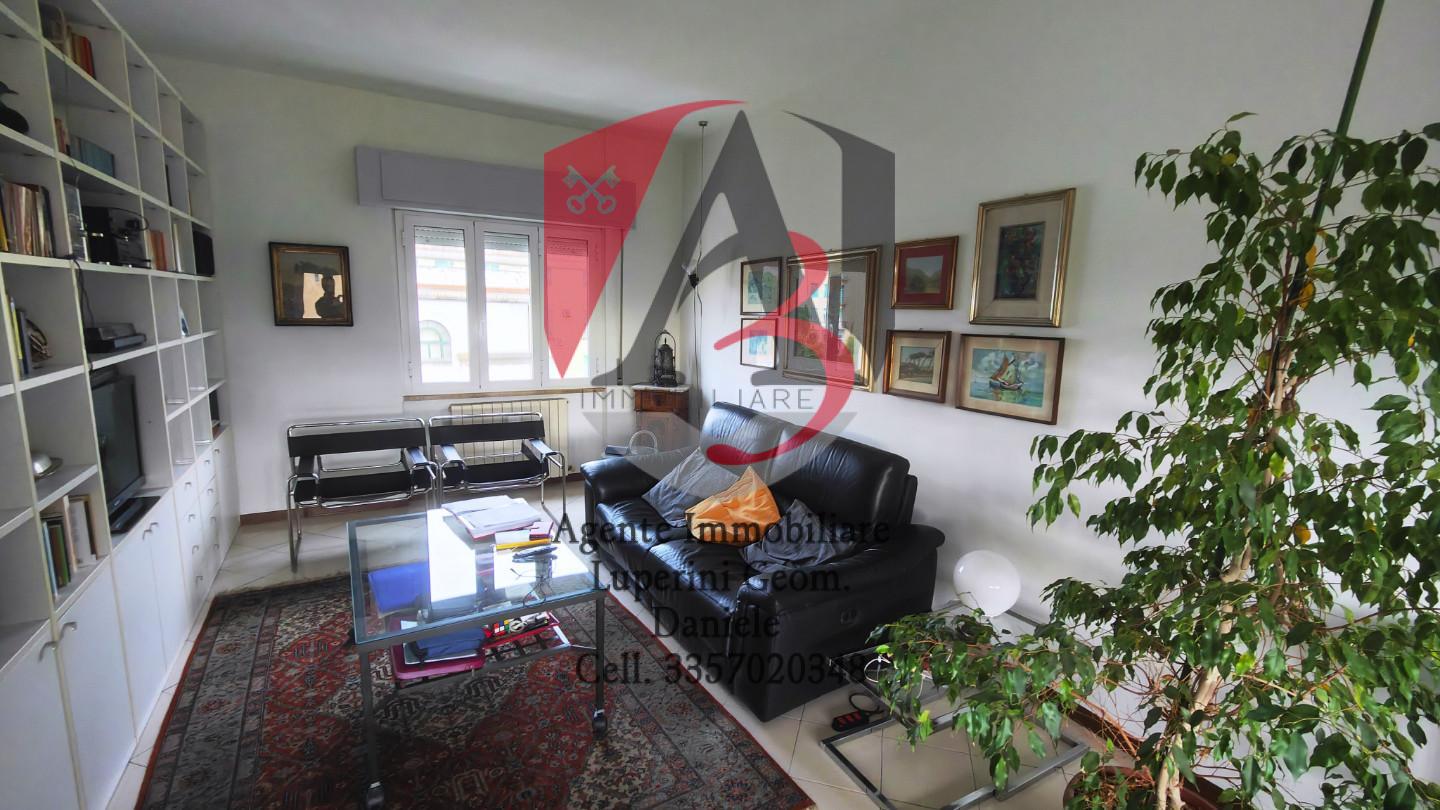 Attico con terrazzo, Pisa santa maria