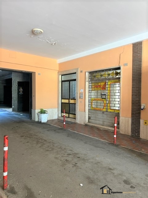 Locale commerciale in vendita a Poggio Mirteto