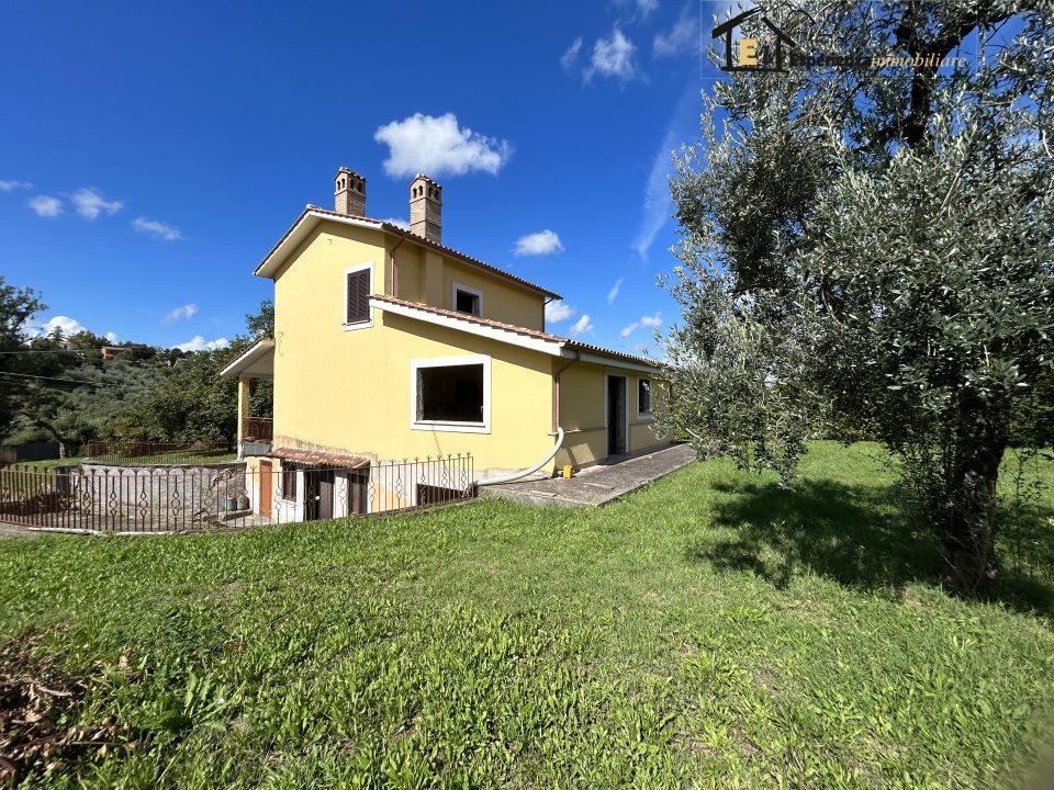 Villa in vendita a Cantalupo in Sabina