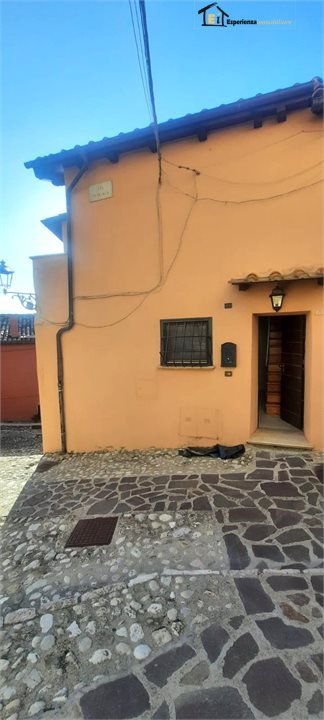 Casa indipendente in vendita a Poggio Mirteto
