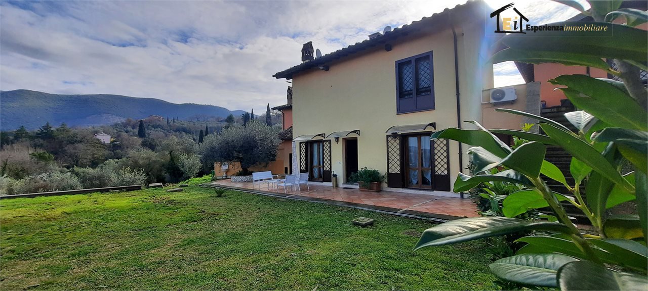 Casa indipendente in vendita a Poggio Mirteto