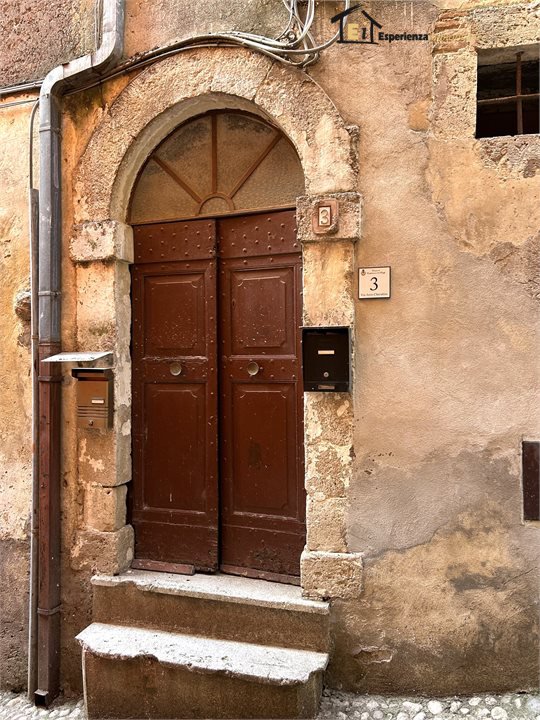Trilocale in vendita a Castelnuovo di Farfa