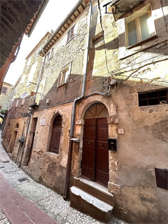 Trilocale in vendita a Castelnuovo di Farfa