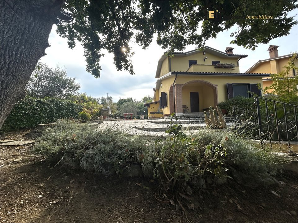 Villa in vendita a Calvi dell'Umbria