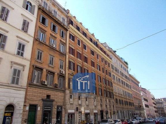 Appartamento con terrazzo, Roma centro storico