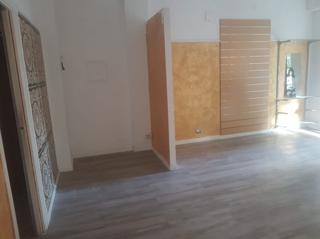 Negozio in vendita a Roma, Ostia Ponente