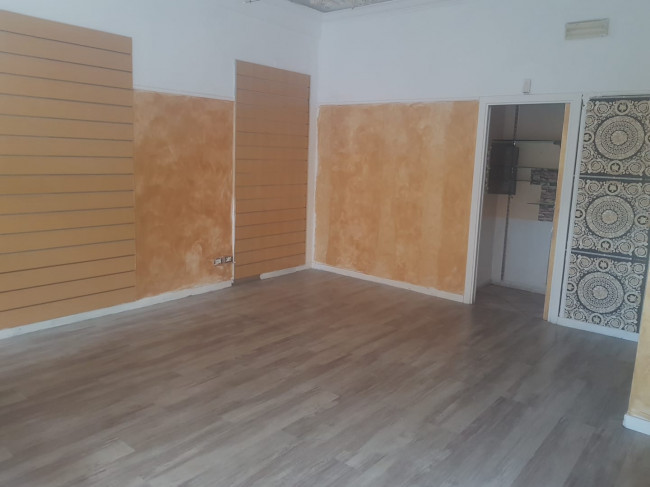 Negozio in vendita a Roma, Ostia Ponente