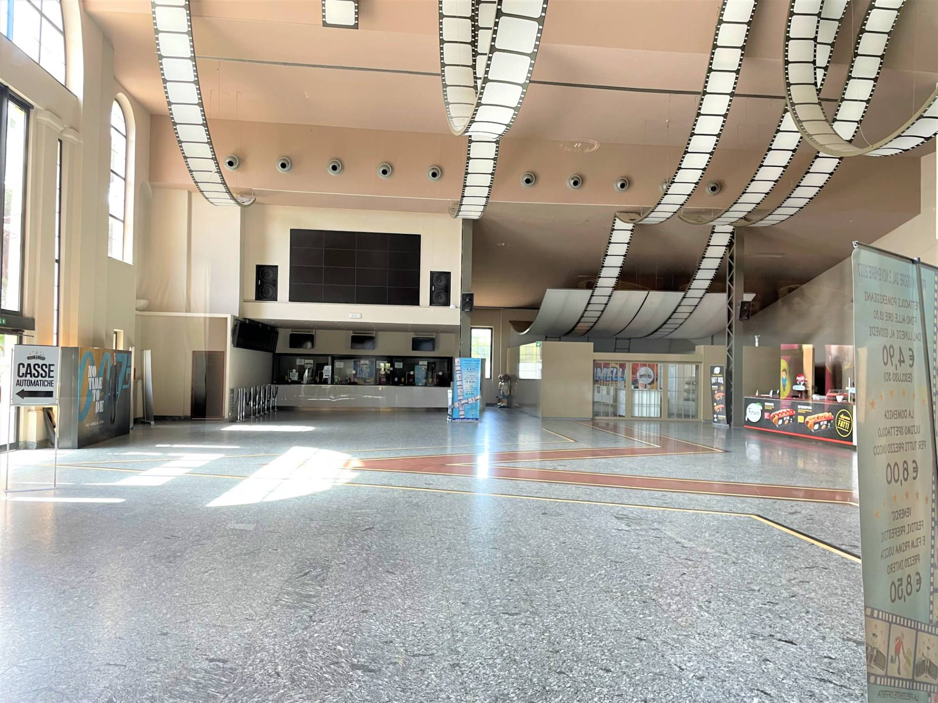 Locale Commerciale in affitto a Roma, Ostia