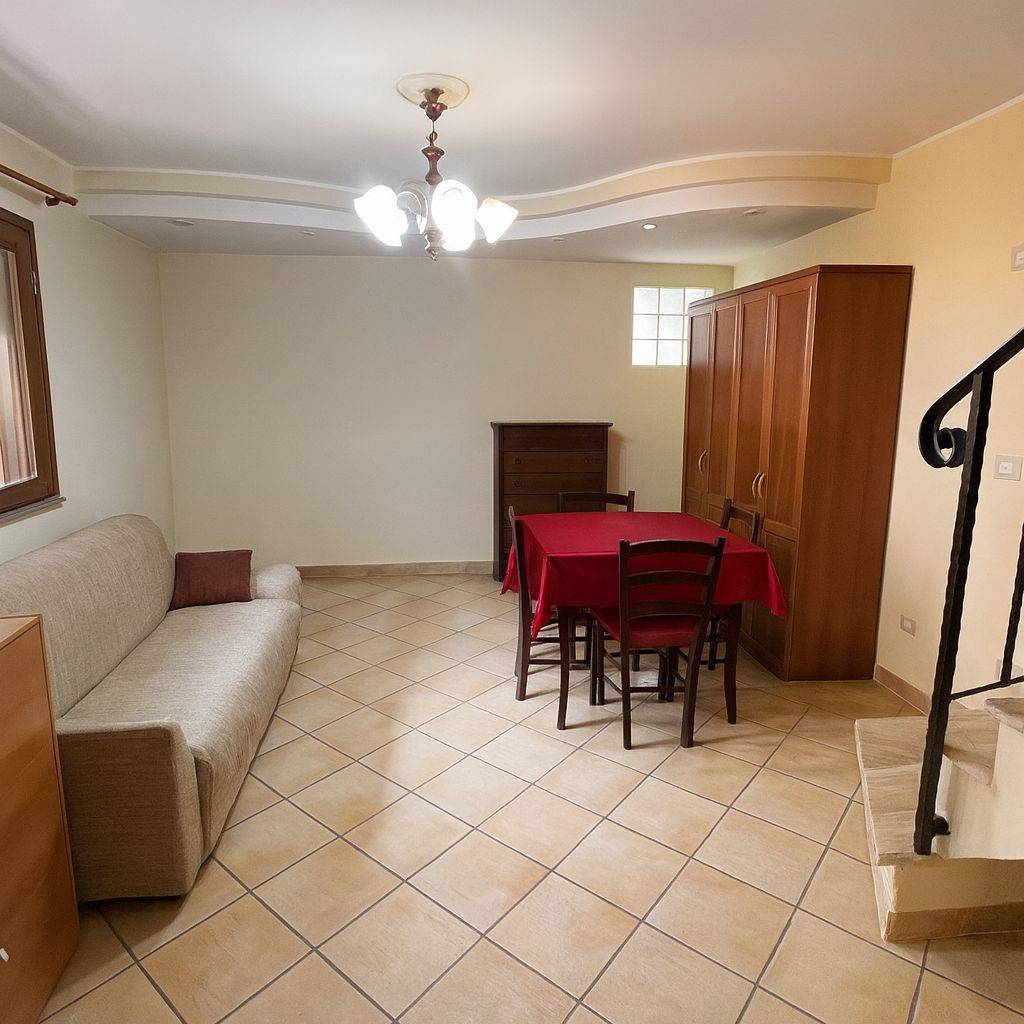 Casa Semindipendente in vendita a Pomezia, Torvaianica