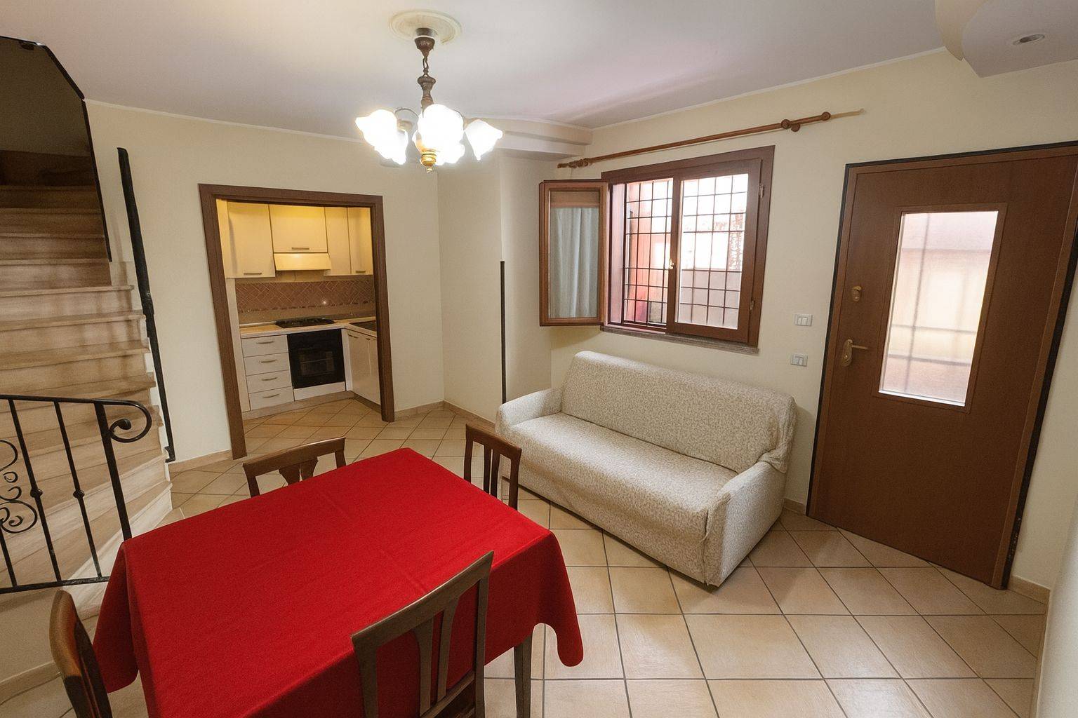 Casa Semindipendente in vendita a Pomezia, Torvaianica