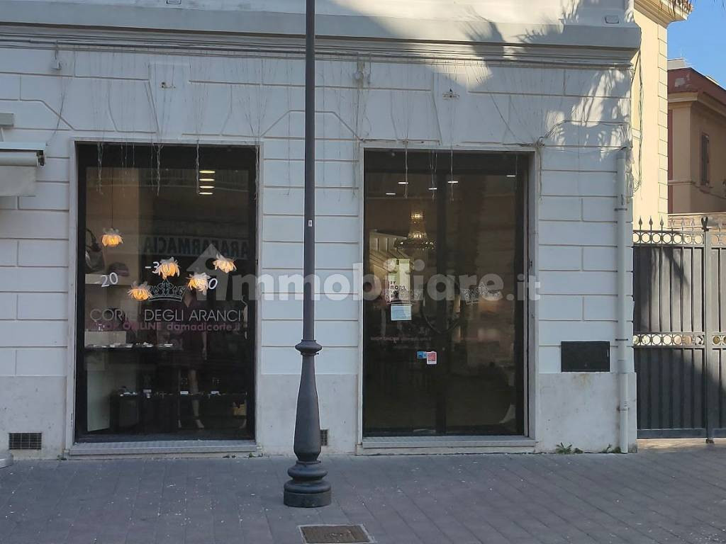 Negozio in vendita a Roma, Ostia Centro