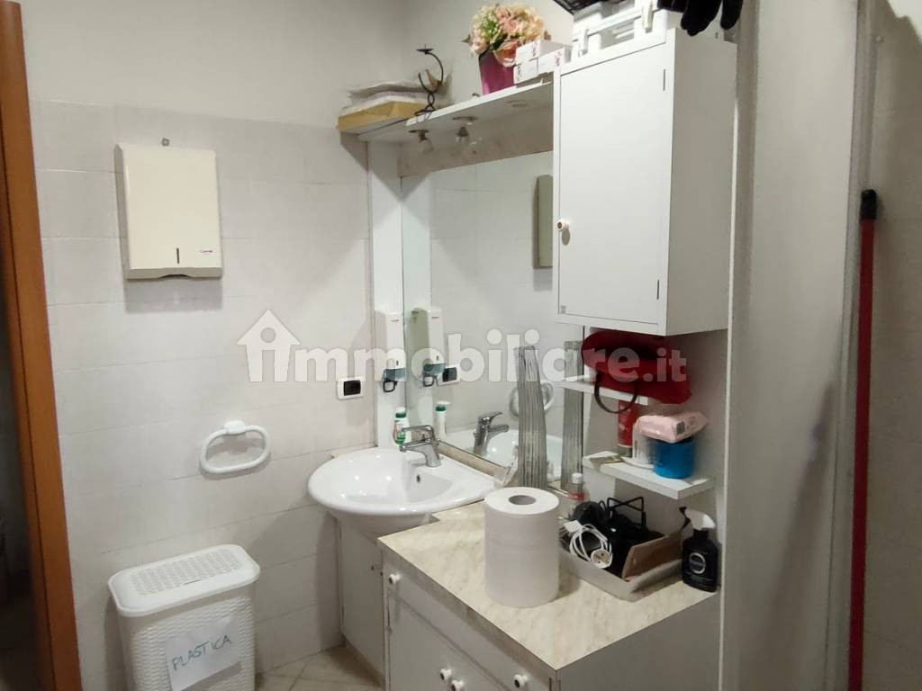 Negozio in vendita a Roma, Ostia Centro