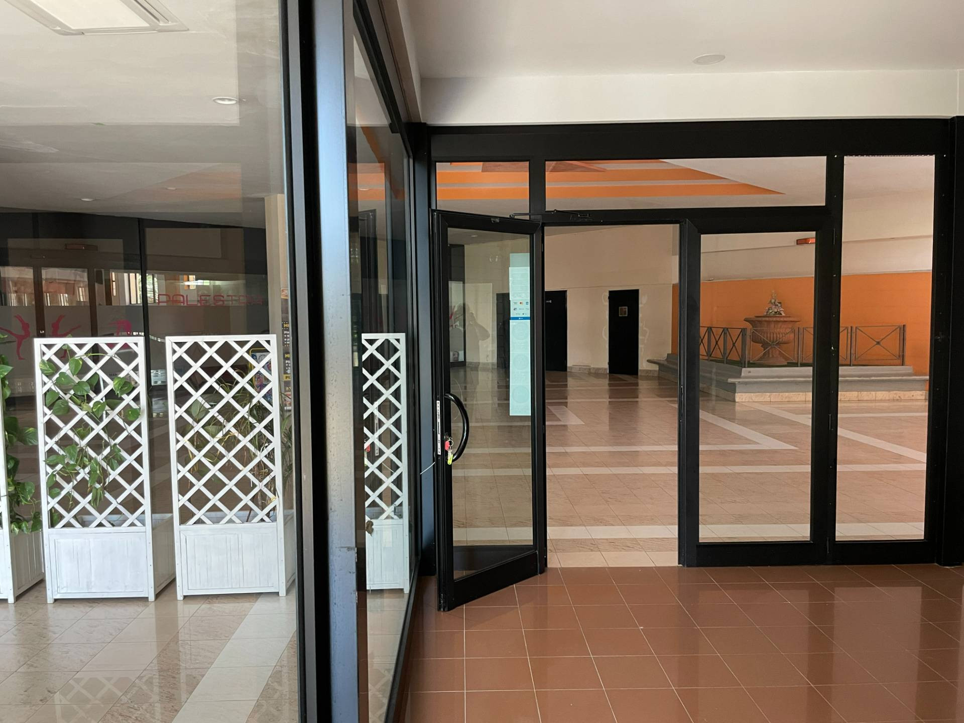 Locale Commerciale in affitto a Roma, Ostia