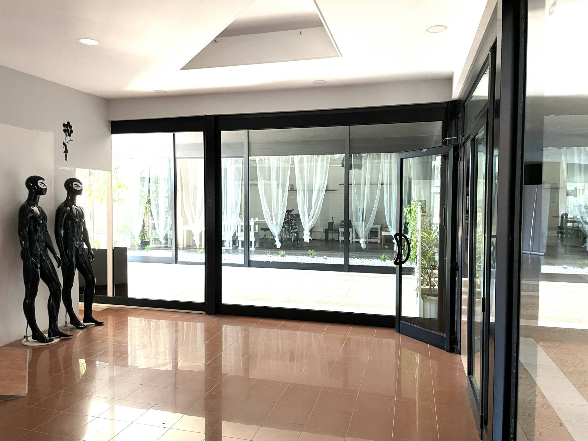 Locale Commerciale in affitto a Roma, Ostia