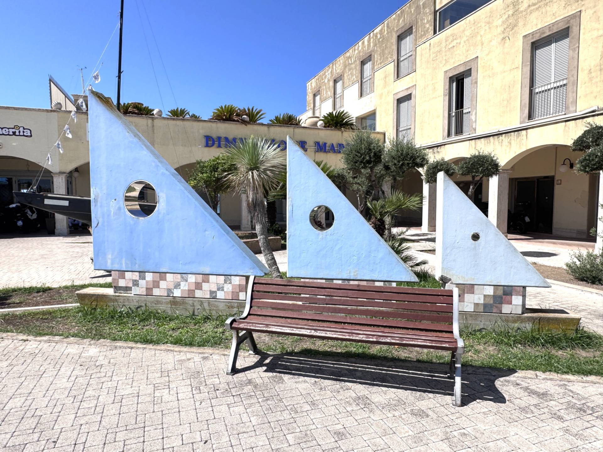 Locale Commerciale in vendita a Roma, Lido Di Ostia