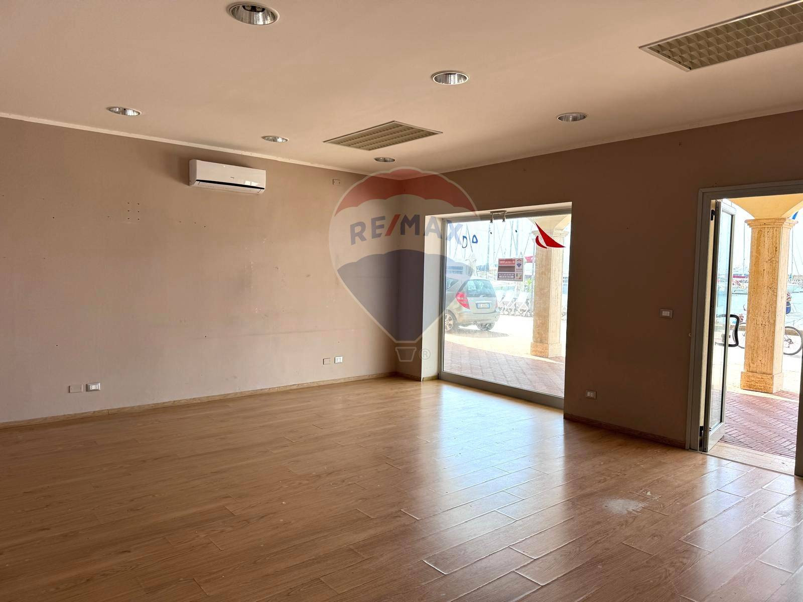 Locale Commerciale in affitto a Roma, Lido Di Ostia