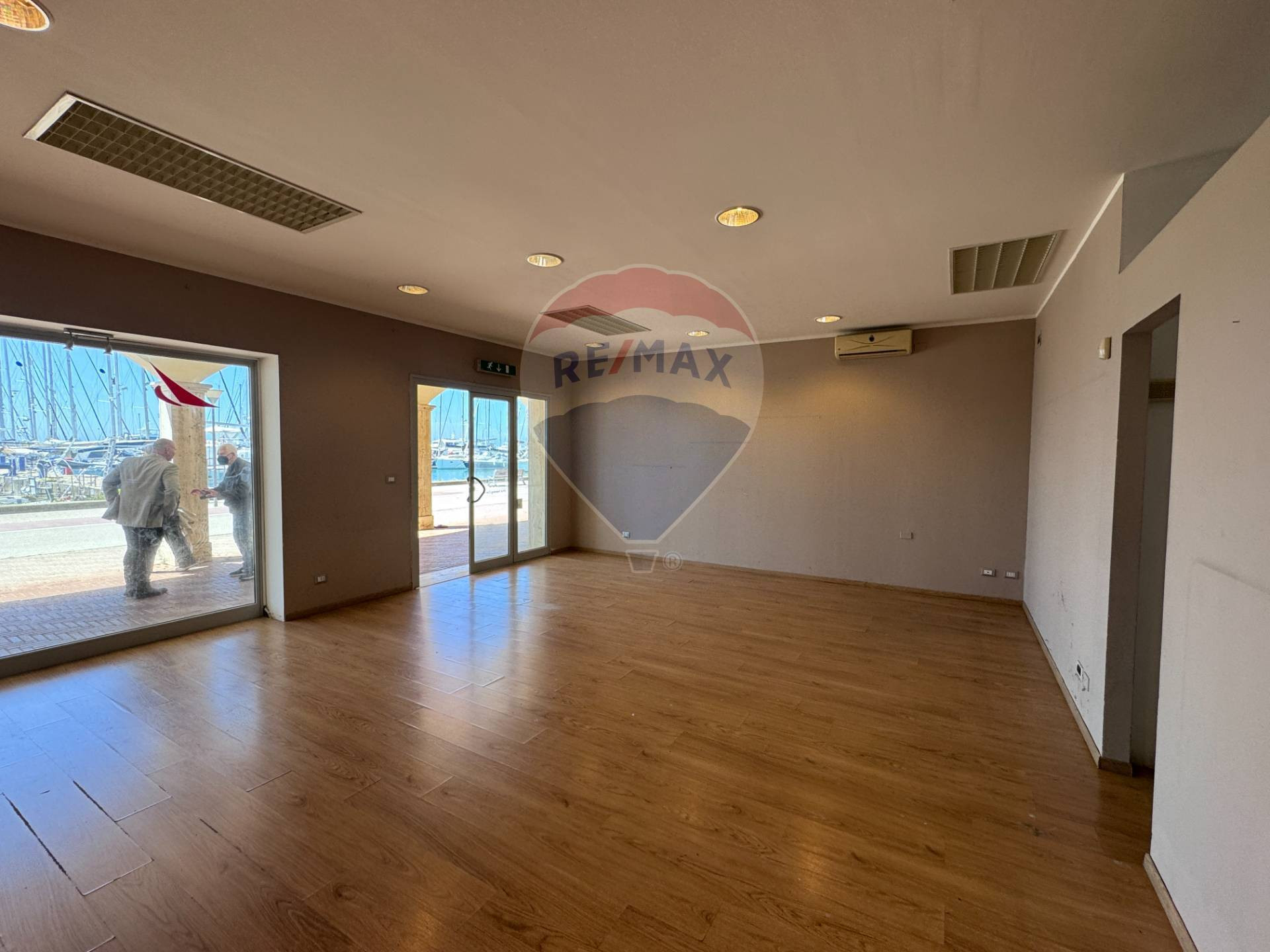 Locale Commerciale in affitto a Roma, Lido Di Ostia