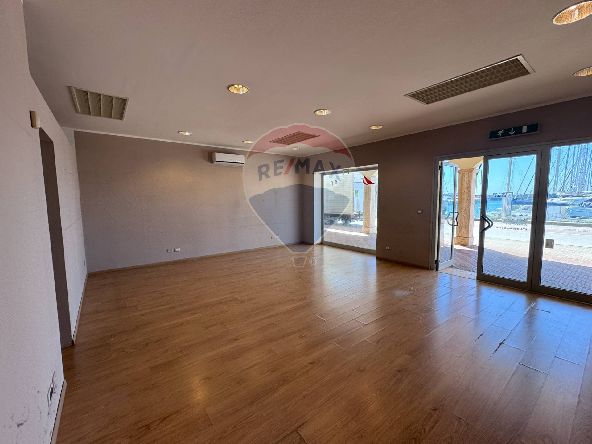 Locale Commerciale in affitto a Roma, Lido Di Ostia