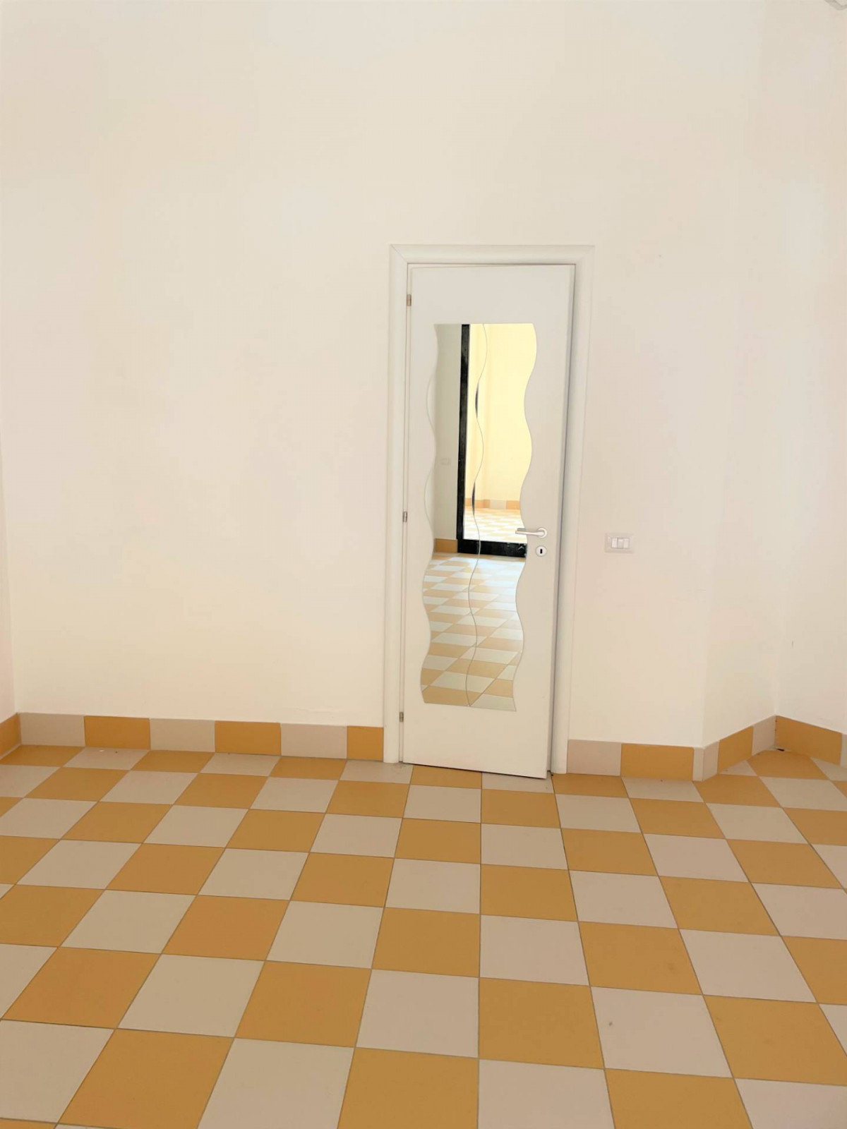 Locale Commerciale in affitto a Roma, Ostia